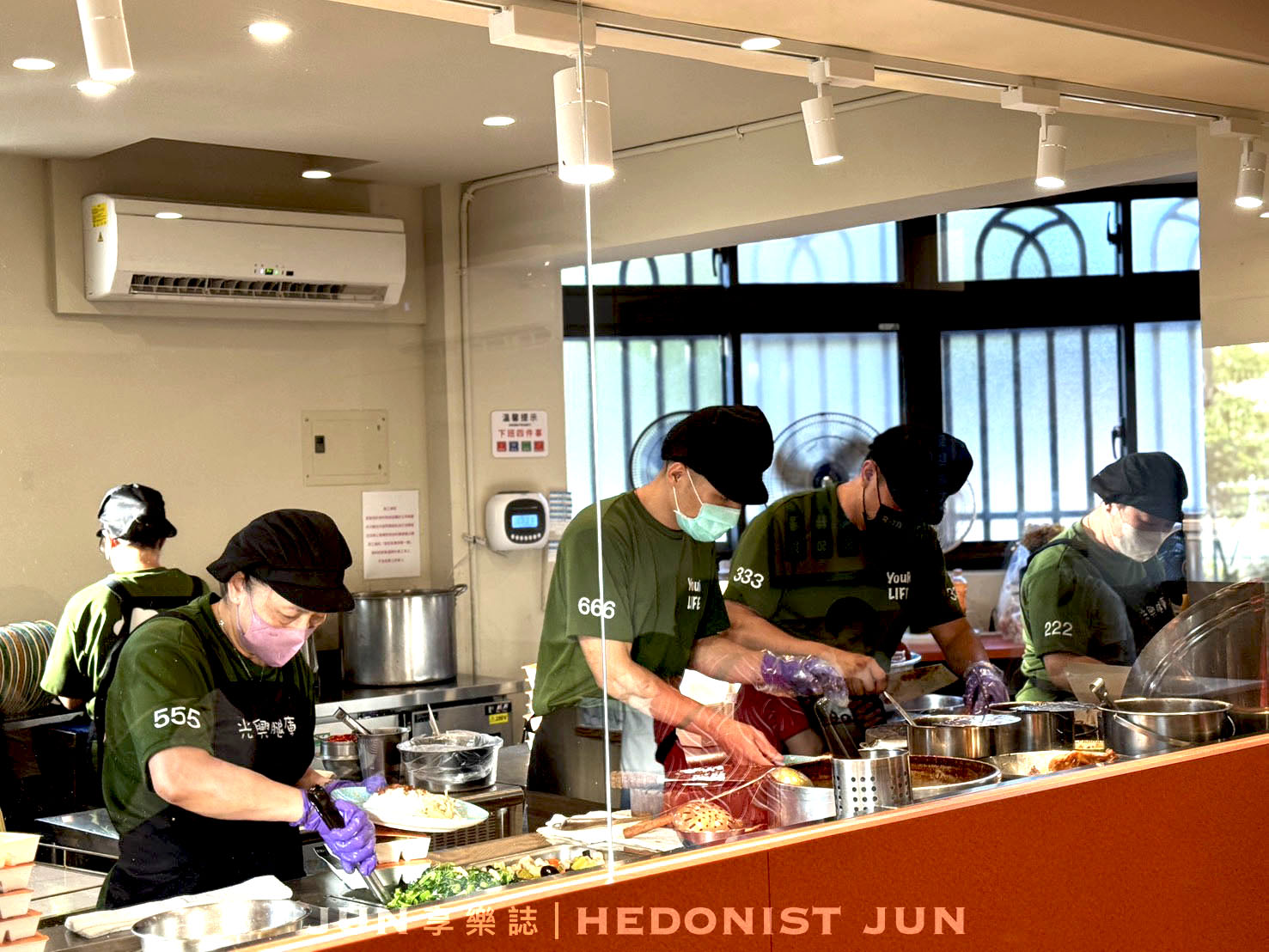 《新北‧三重》光興腿庫-三重排隊美食搬新家!超人氣米其林腿庫豬腳必吃! - 第17張圖 《新北‧三重》光興腿庫-三重排隊美食搬新家!超人氣米其林腿庫豬腳必吃!