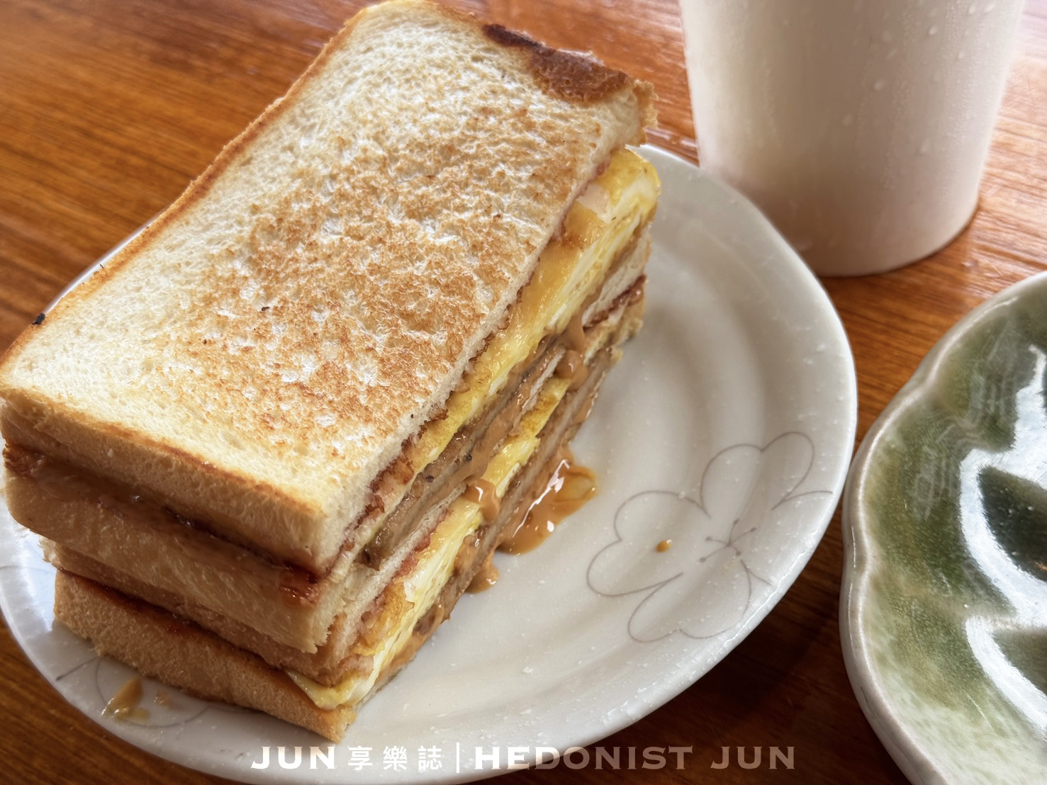 《新北‧三重》春米鐵板吐司 Toast & Coffee-斷面秀超欠吃！三重屹立不搖的老牌鐵板吐司